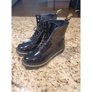 Dr. Martens Air Wair 11821 Leather Lace Up Boots Black SIZE 8 USL
